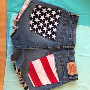Custom Mid Rise LEVI Shorts🇺🇸 **PRICE DROP**!!!!